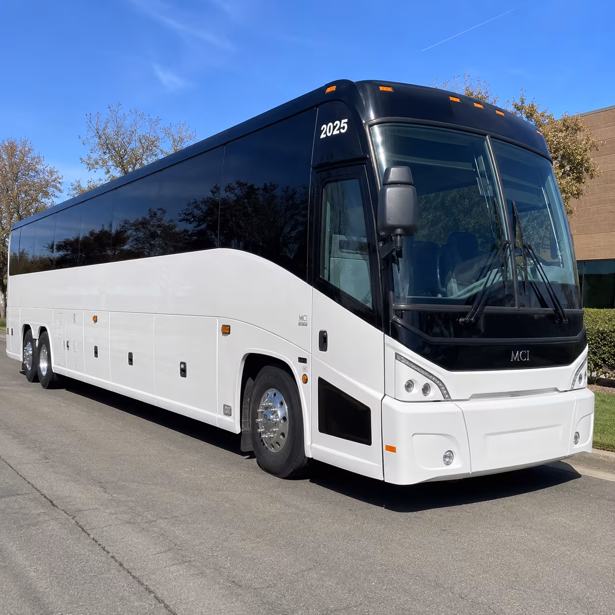 charter buses to north island credit union amphitheatre every show night